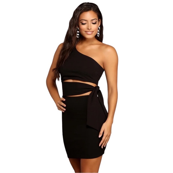 Windsor A Cut Above One Shoulder Mini Dress - Picture 2 of 12